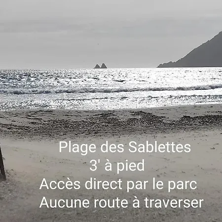 Apartment L'antre De Mer: Beachfront Retreat With Sea Views La Seyne-sur-Mer